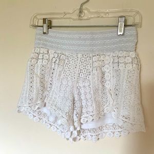 white lace shorts
